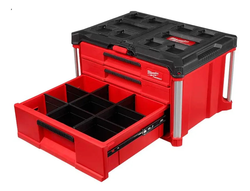 Interior de la caja de herramientas Milwaukee PACKOUT mostrando divisores y espacio útil