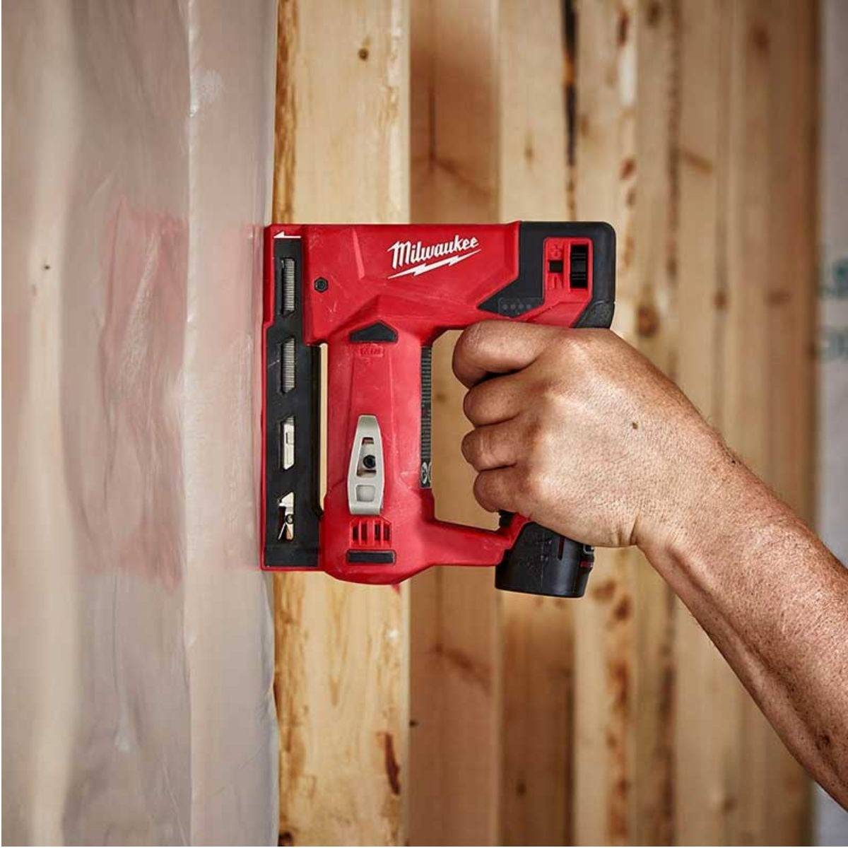 Engrampadora Inal. M12 T50 de 3/8" Milwaukee 2447-20 (S/Bat) 5