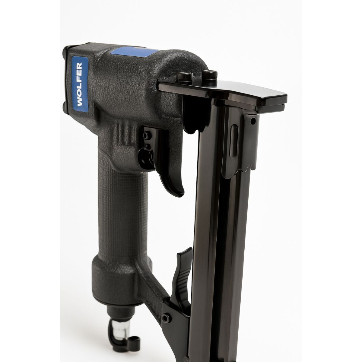 Engrampadora Tapicera Neumática WOLFER E8000 Grampas 6-16mm de 12,7mm Profesional