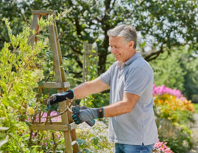 Tijera De Poda a Batería Assist Cut c/Cable USB-C Gardena 12222