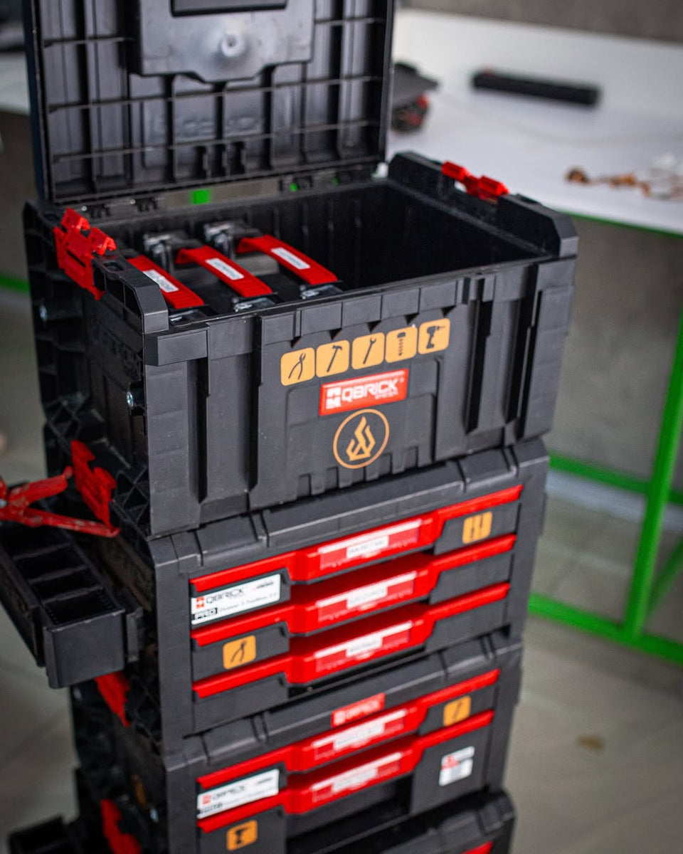 Construcción resistente y duradera de caja Qbrick Pro para uso profesional