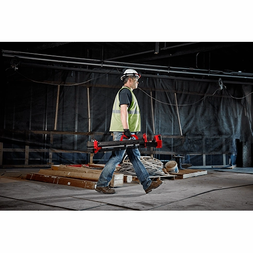 Sistema de iluminación profesional Milwaukee M18 con tecnología REDLITHIUM y hasta 12 horas de autonomía