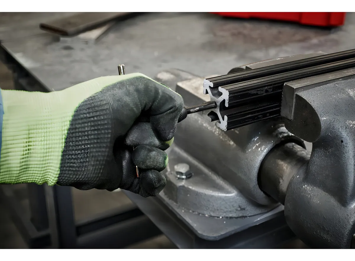 Juego de 17 Piezas Machos y Terrajas Métricas Milwaukee 4922-5601