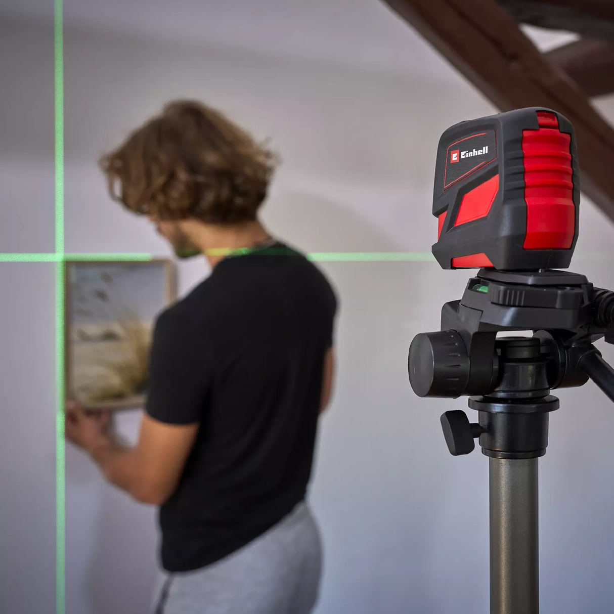 Nivel Láser Cruzado VERDE Alcance 16m c/Estuche Autonivelante Einhell TC-LL 2 G