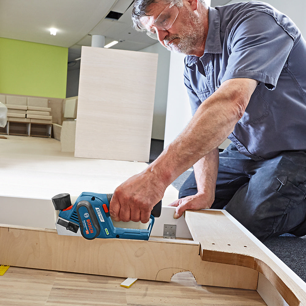 Cepillo inalámbrico Bosch GHO 12V-20 12V SB