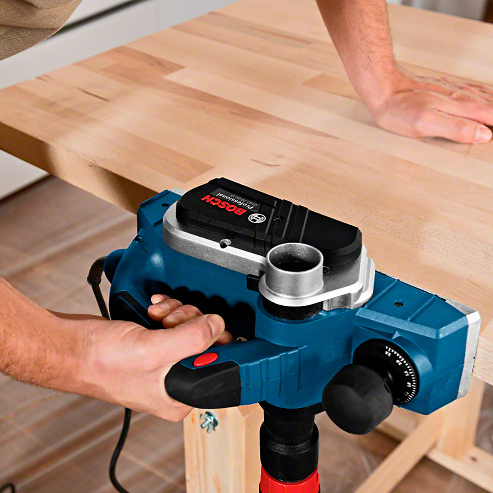 Cepillo Bosch GHO 26-82 D 710W 220V con colector de polvo