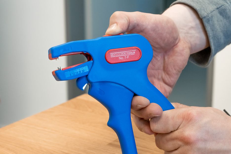 Pelacable para planos de 0,75 - 4 mm² Weicon No. 7-F