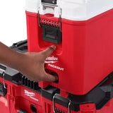 Conservadora Compacta Milwaukee 4822-8460 15lts Packout en uso