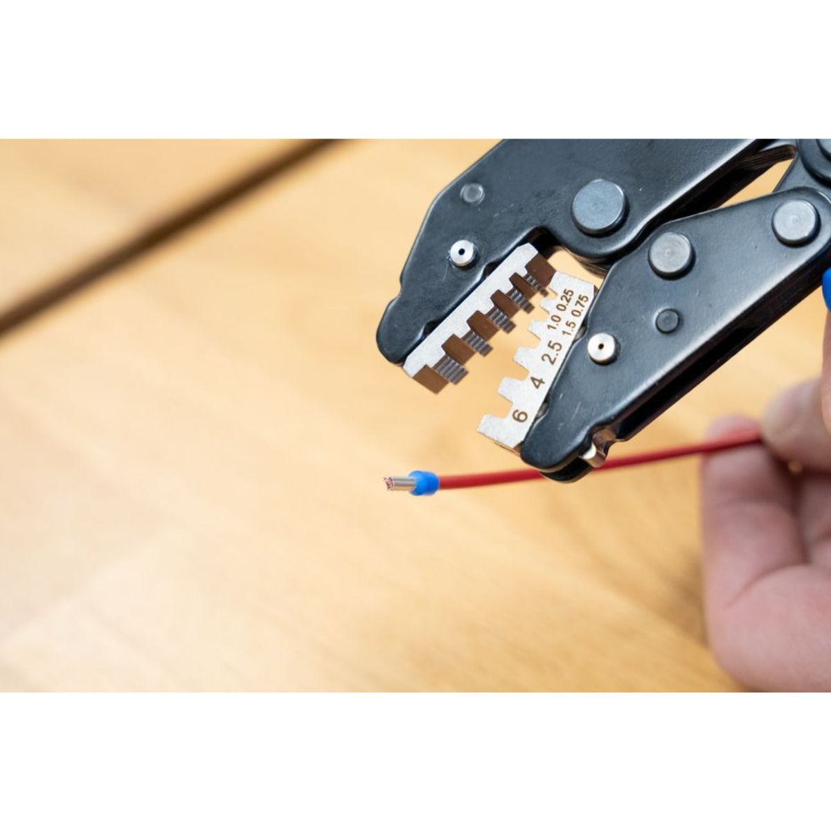 Crimpadora fuerza ajustable ERGO Weicon 10100516 para terminales aislados crimpado