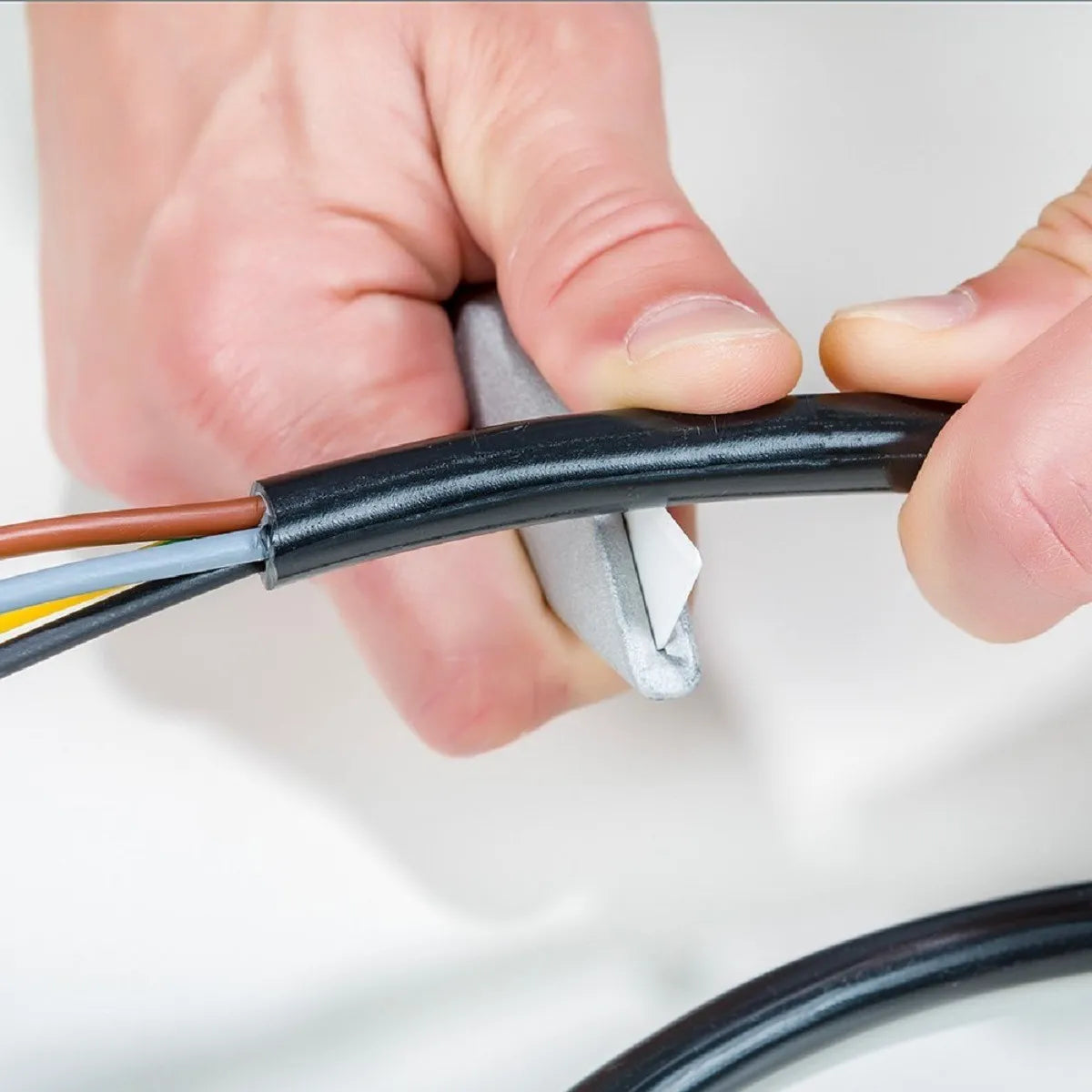 Cutter de Seguridad Hoja de Ceramica con Mango Metálico SLICE-10490