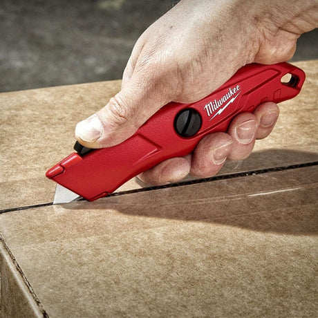 Cutter Autorretráctil Metálico 0,8mm Milwaukee 4822-1512 4