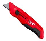 Navaja multiusos deslizable lateral de Milwaukee, modelo 48221515, mostrando su diseño ergonómico y cuchilla retráctil.