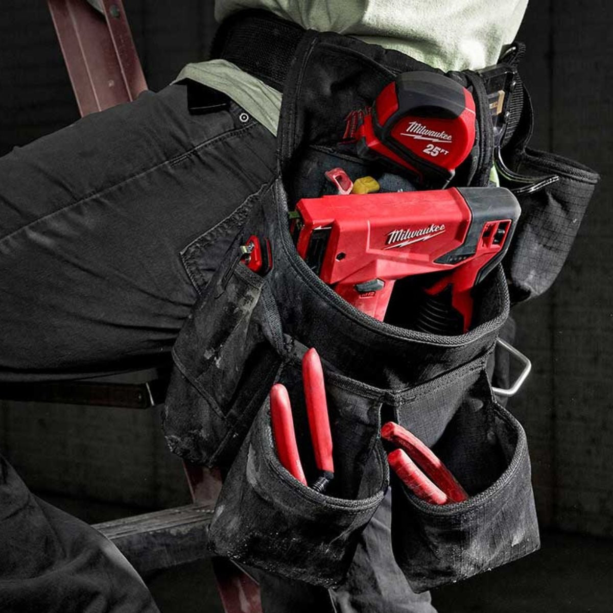 Engrampadora Inal. M12 T50 de 3/8" Milwaukee 2447-20 (S/Bat) 4