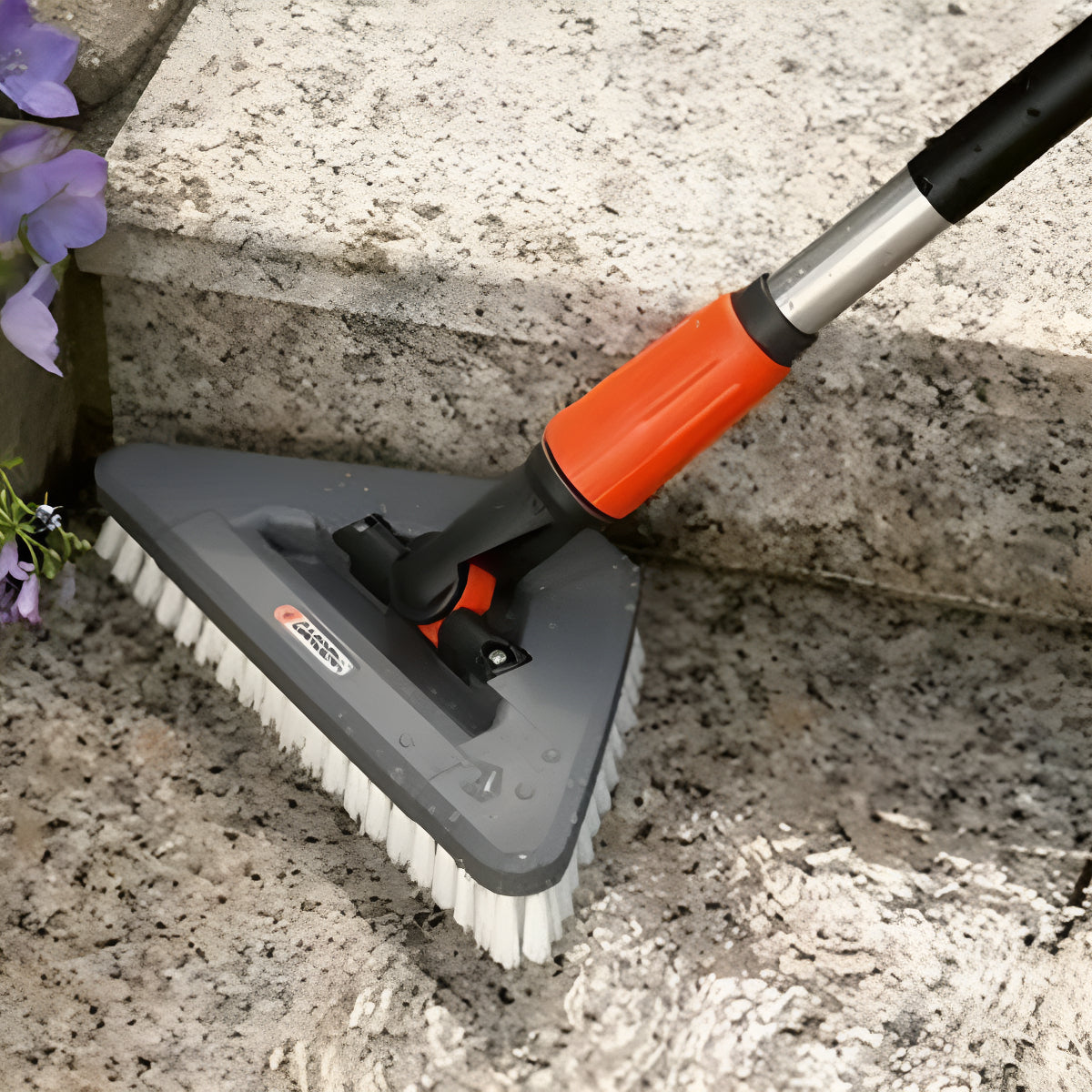 Cepillo Triangular Cerdas Dura Agua Gardena Cleansystem 5562