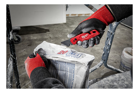 Cutter Plegable Pelacables c/Almacenamiento Milwaukee 4822-1502 5