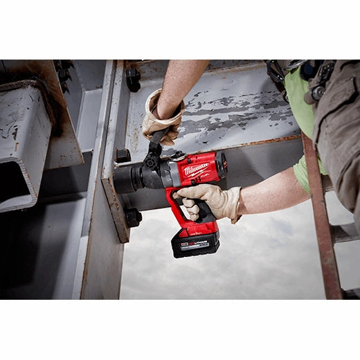 Llave de impacto Milwaukee 2867-20 en uso trabajo industrial FUEL One Key 2400Nm motor POWERSTATE