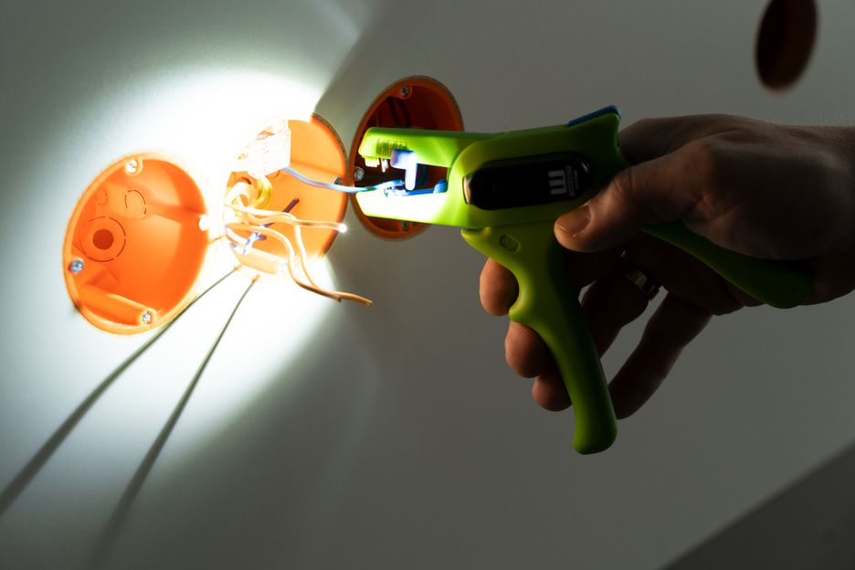 Luz de trabajo Led Weicon acople para pelacables colocacion trabajo