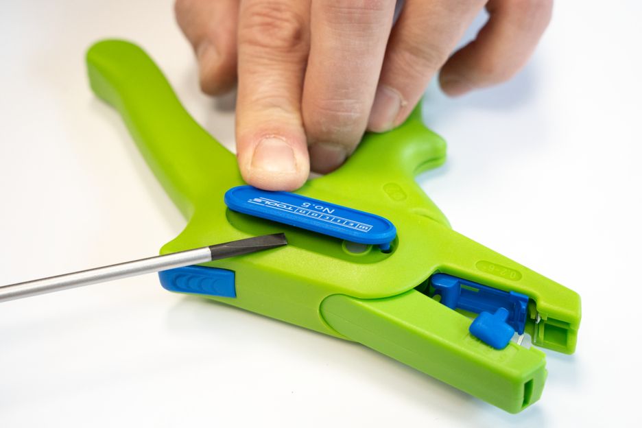 Luz de trabajo Led Weicon acople para pelacables colocacion uso