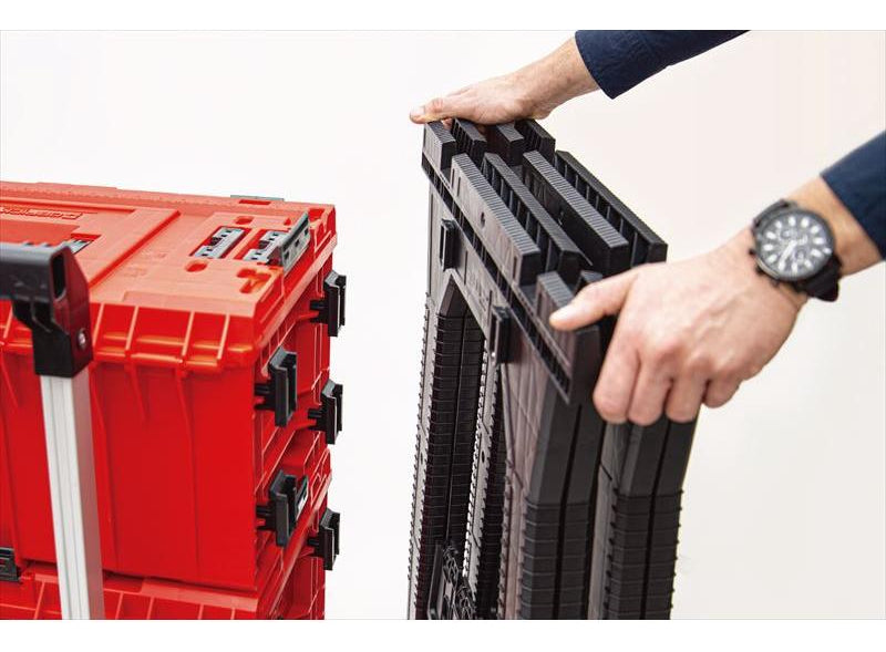 Aplicación profesional de caballetes Qbrick en taller con configuración de trabajo