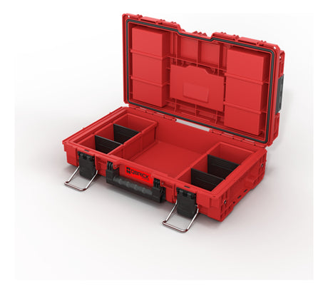 Caja completamente abierta mostrando tapa organizadora y espacio interior de 13.5 litros