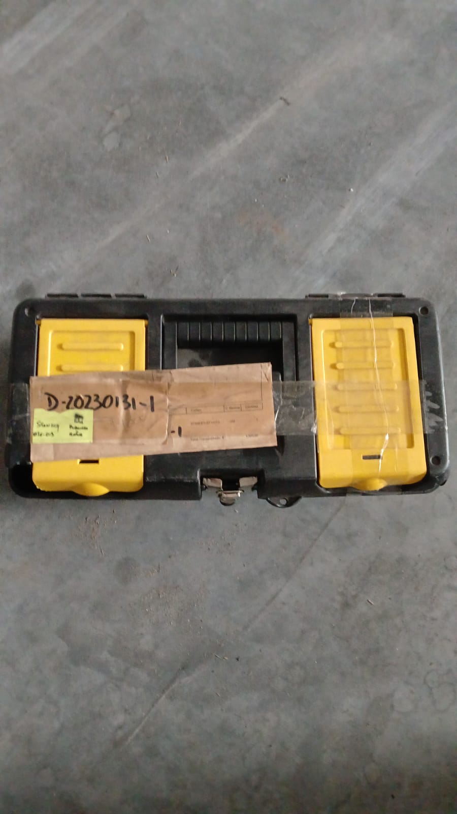 Maletín amarillo Stanley Caja de 20" - Reacondicionada