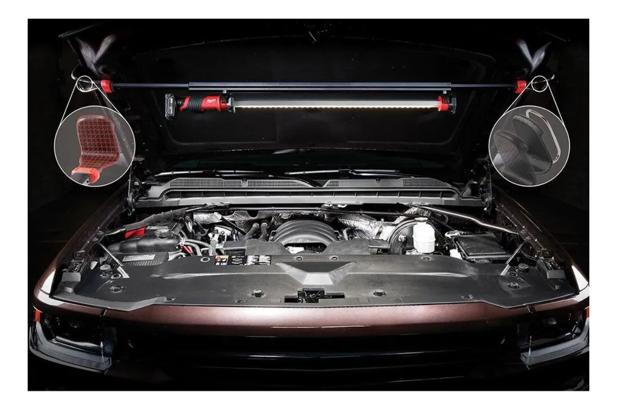 Luz LED Extendible para Capot 1350Lm Milwaukee 2125-20 (S/Bat)