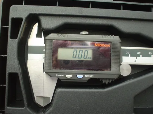 Calibre Digital Japonés Pie de Rey 150 mm Mitutoyo 500-784