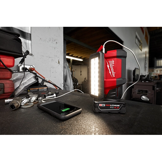 Luz Reflector LED M12 Rover USB-C 550Lm Milwaukee 2367-20 (S/Bat)