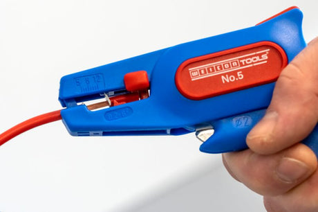 Detalle del mecanismo de ajuste de pinza pelacable Weicon