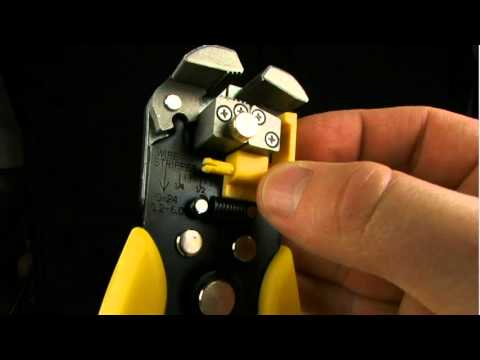 Pinza Alicate Pela Cables Auto-ajustable 8" 203 mm Stanley 96-230