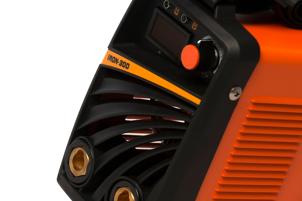 Soldadora Inverter Lusqtoff Iron-300 220 AMP - Uso continuo con electrodos 4mm, eficiencia 85% para trabajo industrial