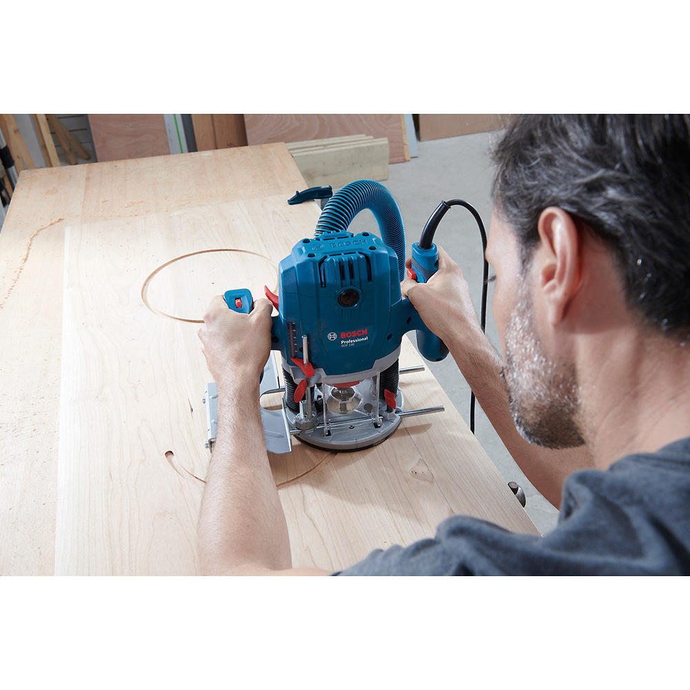 Fresadora Bosch GOF 130 1300W 220V 2 pinzas y 1 fresa recta